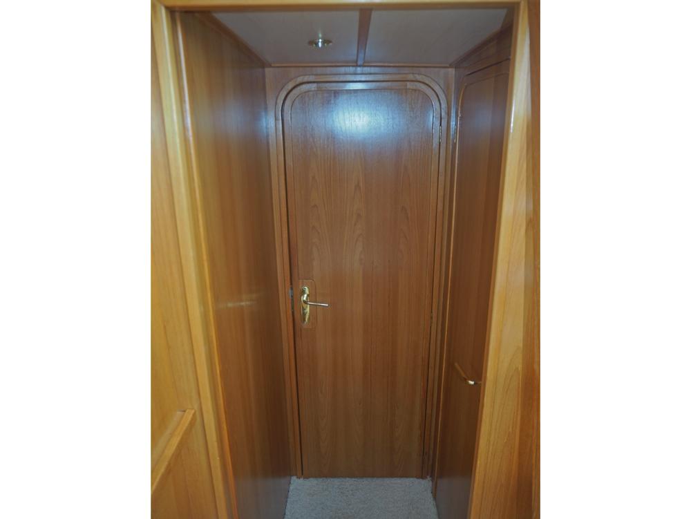 Aft cabin, Accommodation